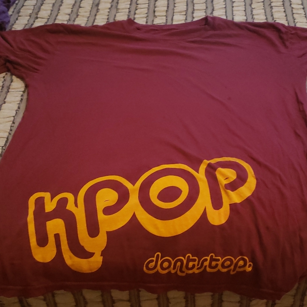 Burgundy bottom print K-Pop T-shirt.  Size XL